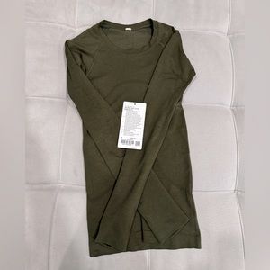 Lululemon Swiftly Long Sleeve Shirt 2.0
Color: Dark Olive